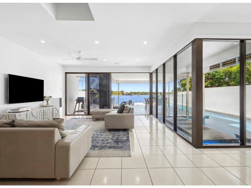 12 Staysail Place, Twin Waters QLD 4564