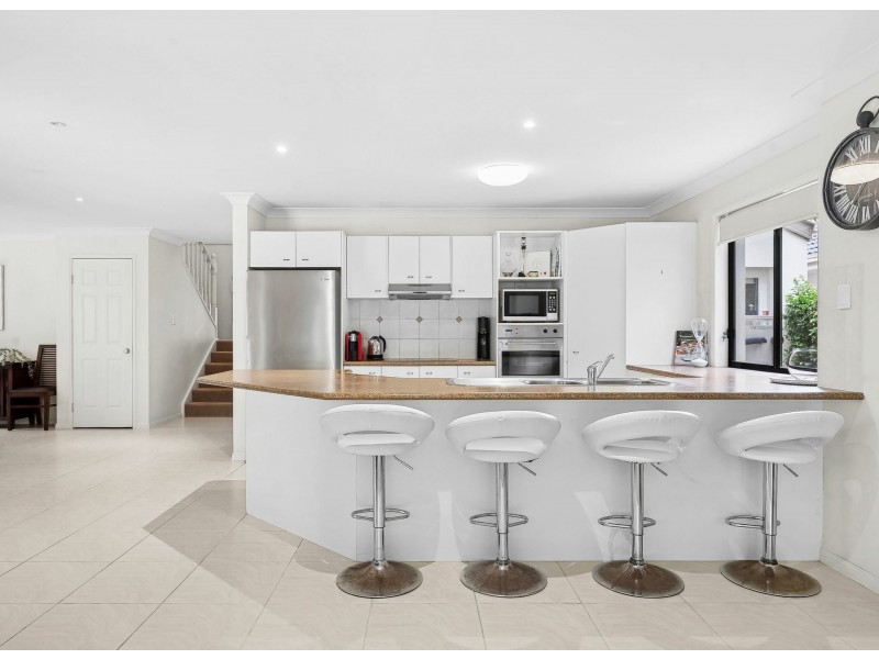 10 Veerings Crescent, Twin Waters QLD 4564