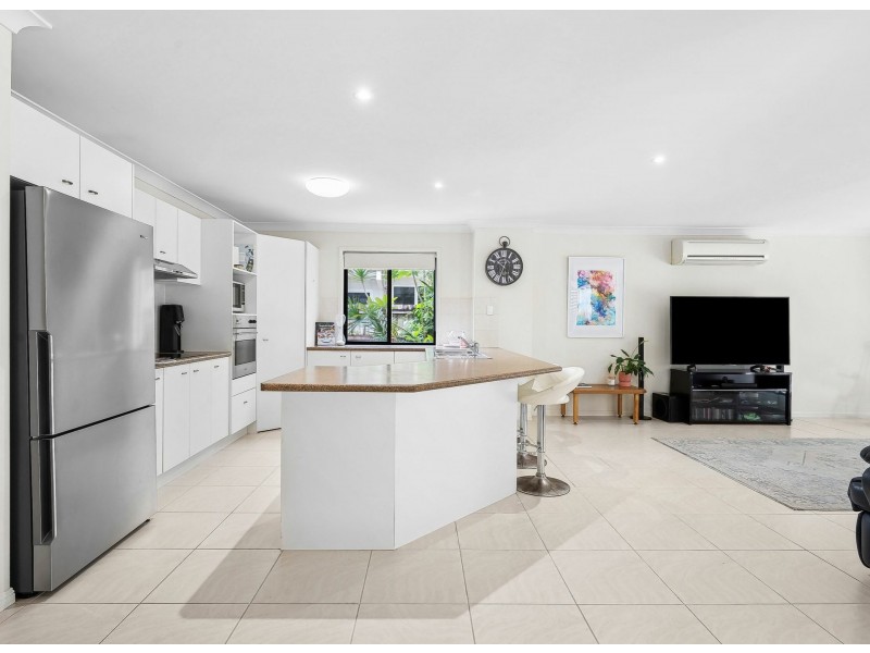10 Veerings Crescent, Twin Waters QLD 4564