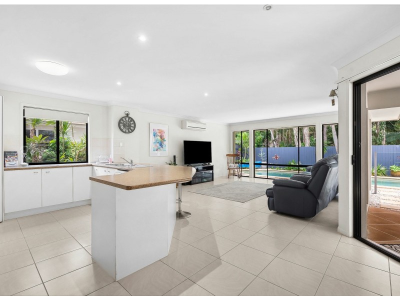 10 Veerings Crescent, Twin Waters QLD 4564