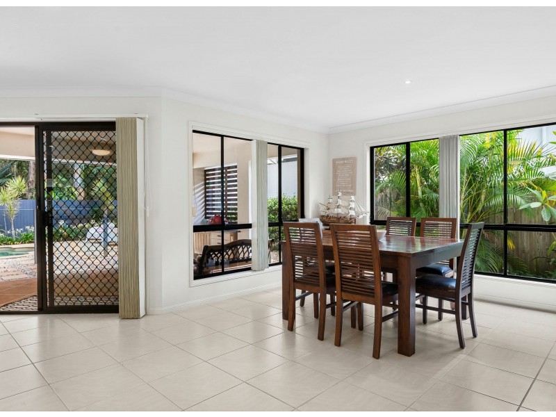 10 Veerings Crescent, Twin Waters QLD 4564