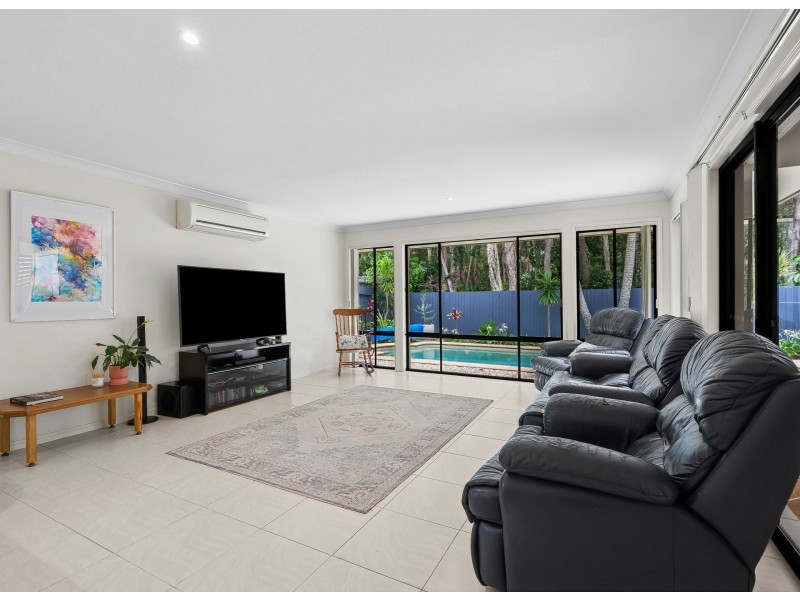 10 Veerings Crescent, Twin Waters QLD 4564