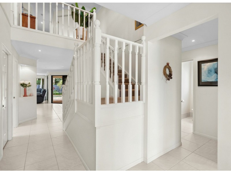 10 Veerings Crescent, Twin Waters QLD 4564