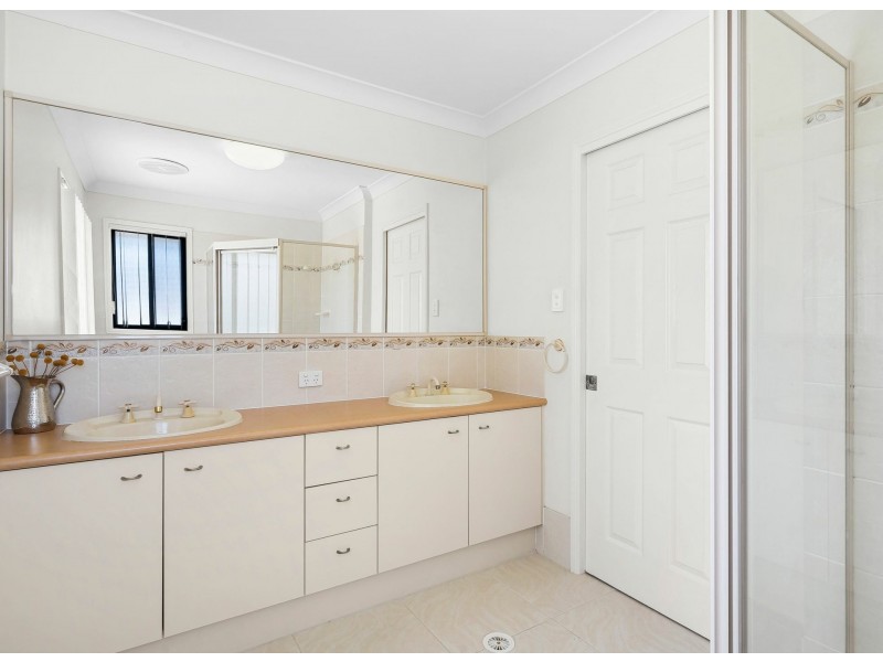 10 Veerings Crescent, Twin Waters QLD 4564