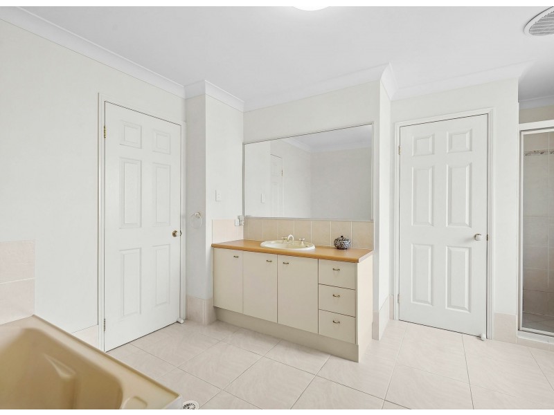 10 Veerings Crescent, Twin Waters QLD 4564