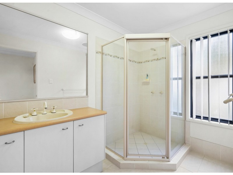 10 Veerings Crescent, Twin Waters QLD 4564