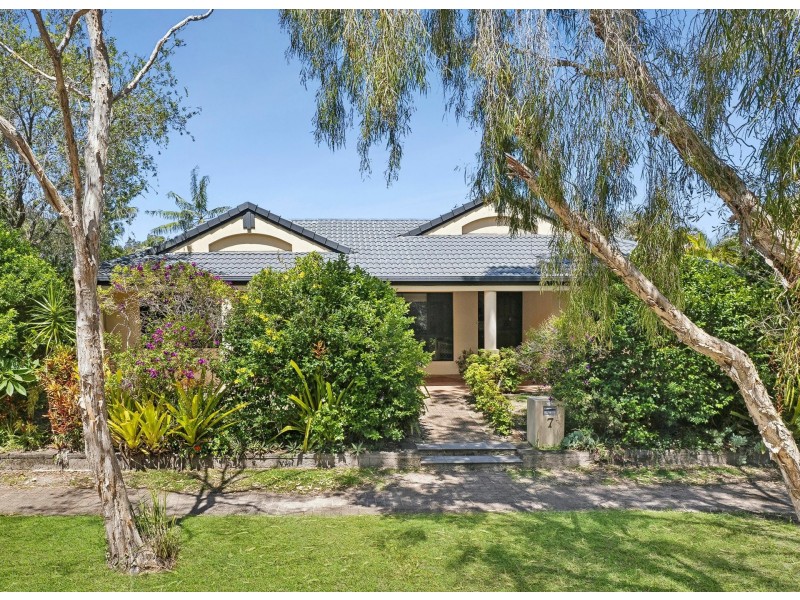 7 Twin Waters Drive, Twin Waters QLD 4564