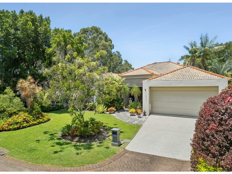 34 Baker-Finch Place, Twin Waters QLD 4564