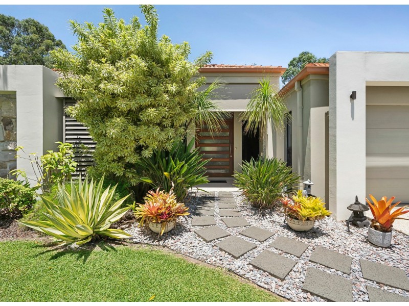 34 Baker-Finch Place, Twin Waters QLD 4564