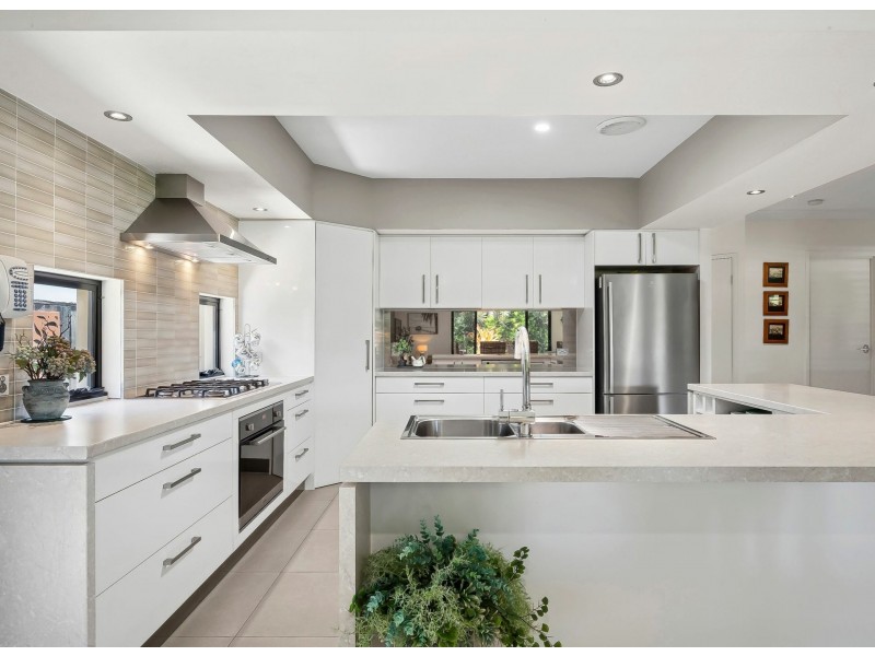 34 Baker-Finch Place, Twin Waters QLD 4564