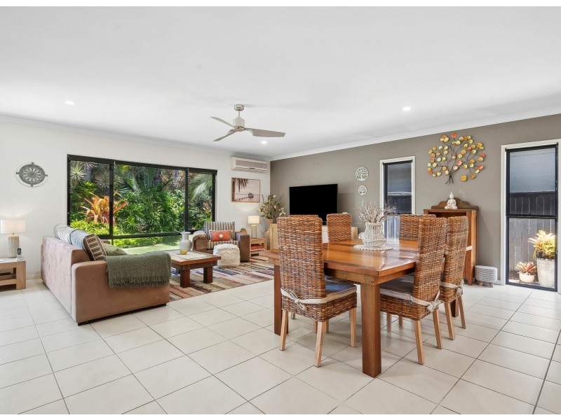 34 Baker-Finch Place, Twin Waters QLD 4564