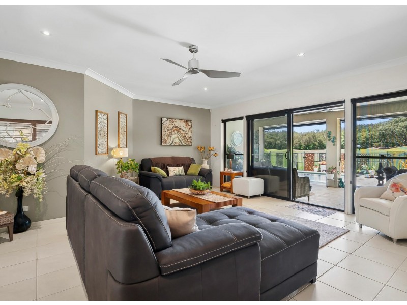 34 Baker-Finch Place, Twin Waters QLD 4564