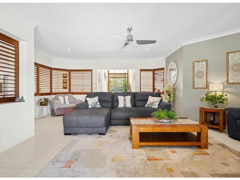 34 Baker-Finch Place, Twin Waters QLD 4564