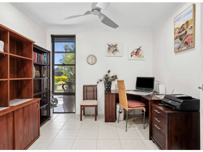 34 Baker-Finch Place, Twin Waters QLD 4564