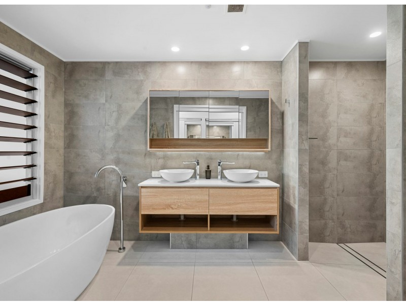 72/80 North Shore Road, Twin Waters QLD 4564