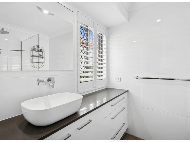 13 Watergum Place, Twin Waters QLD 4564