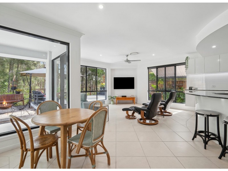 8 Peatling Lane, Twin Waters QLD 4564