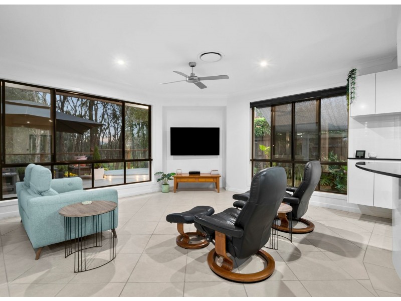 8 Peatling Lane, Twin Waters QLD 4564