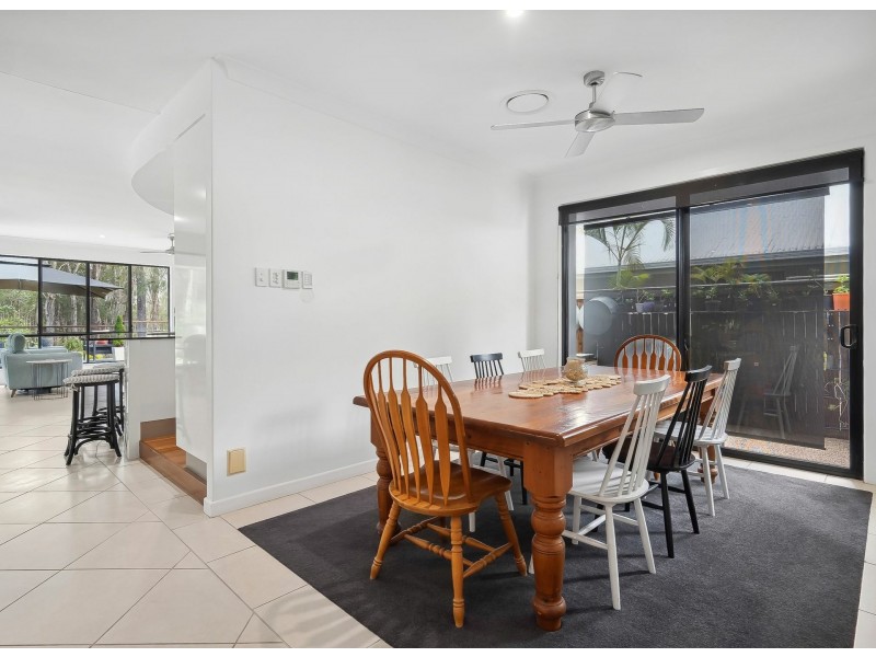 8 Peatling Lane, Twin Waters QLD 4564