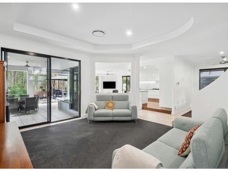 8 Peatling Lane, Twin Waters QLD 4564