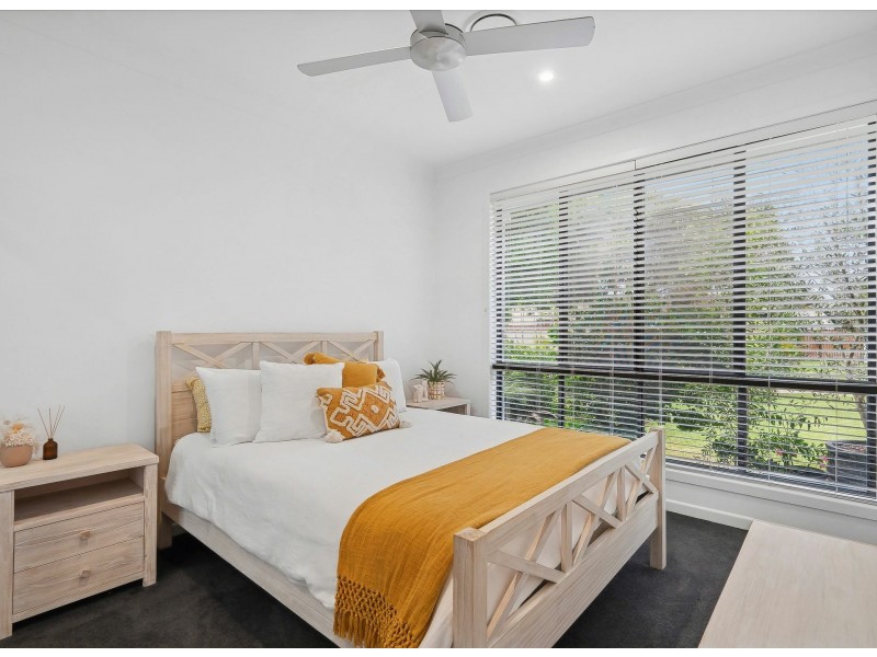 8 Peatling Lane, Twin Waters QLD 4564