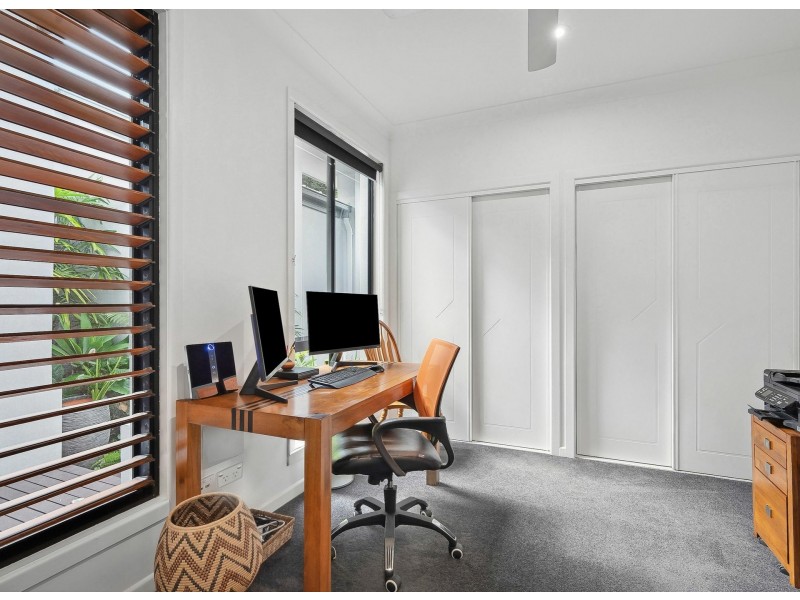 8 Peatling Lane, Twin Waters QLD 4564