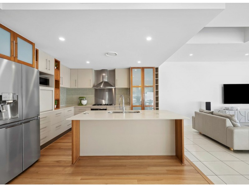 12 Staysail Place, Twin Waters QLD 4564