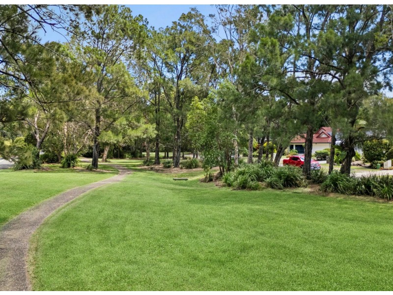 8 Brushbox Circuit, Twin Waters QLD 4564