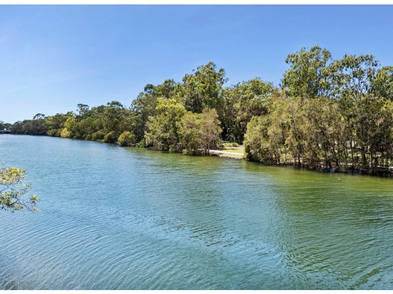 8 Brushbox Circuit, Twin Waters QLD 4564