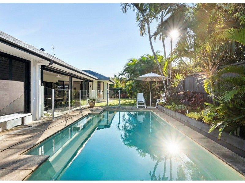 8 Fantail Place, Twin Waters QLD 4564