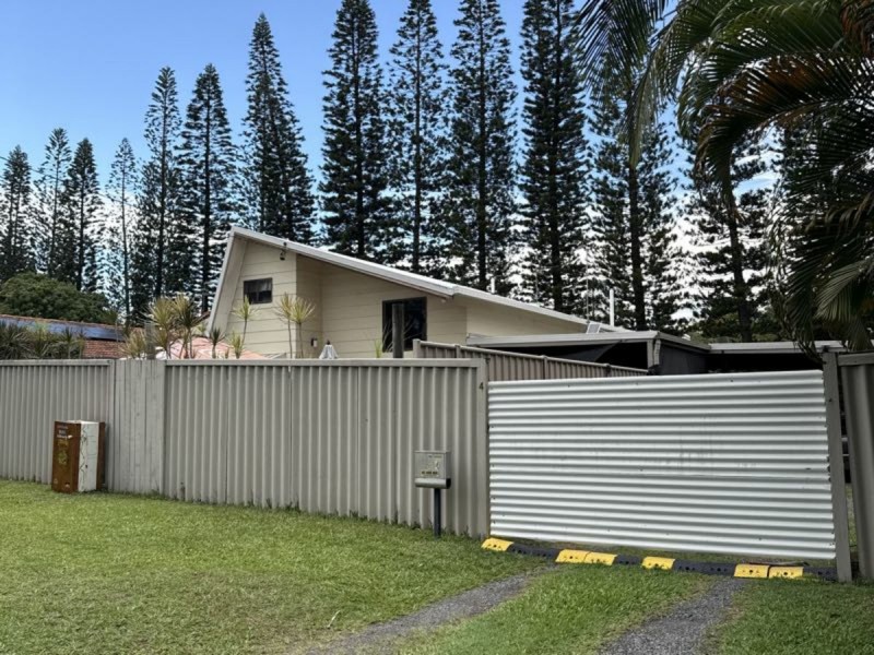 4 Avocado Crescent, Bli Bli QLD 4560