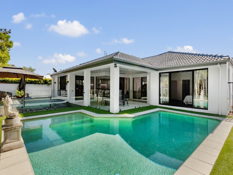 8 Peatling Lane, Twin Waters QLD 4564