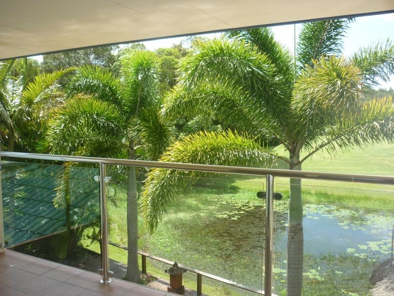 16 Baker Finch Place, Twin Waters QLD 4564