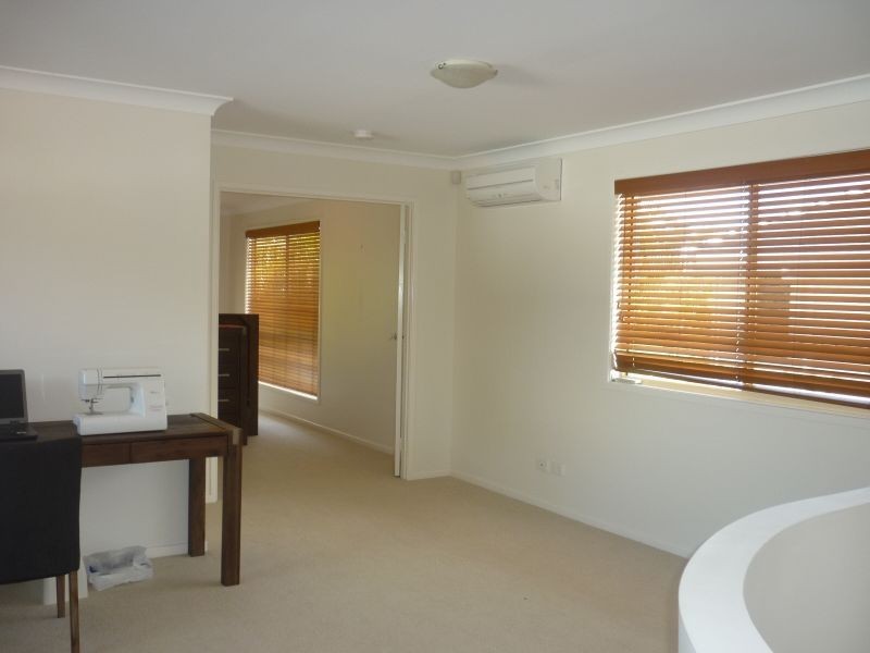 16 Baker Finch Place, Twin Waters QLD 4564