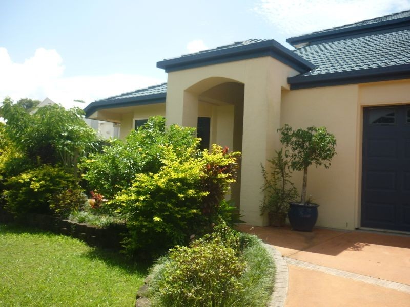 16 Baker Finch Place, Twin Waters QLD 4564