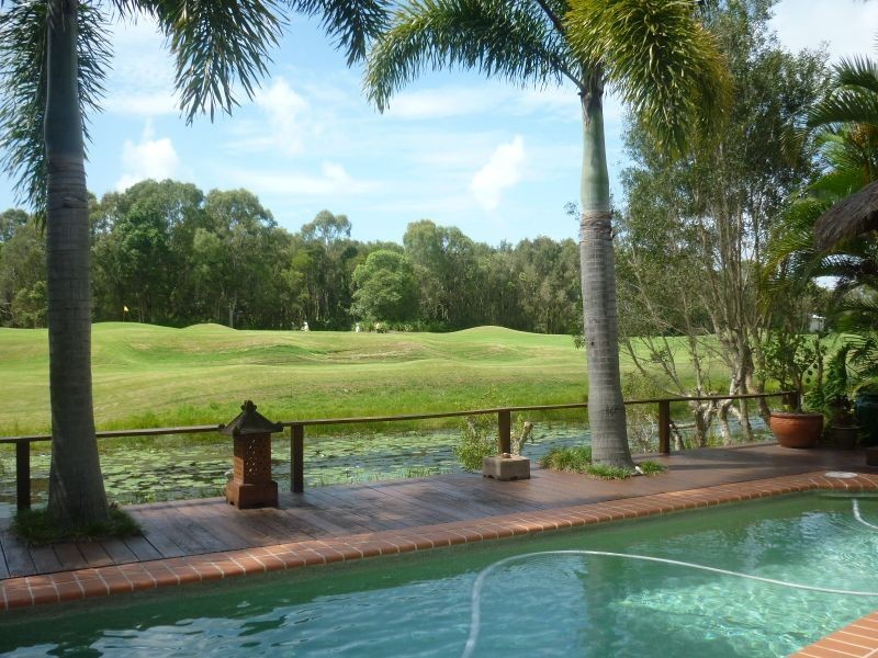 16 Baker Finch Place, Twin Waters QLD 4564