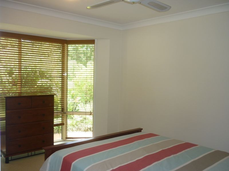 16 Baker Finch Place, Twin Waters QLD 4564