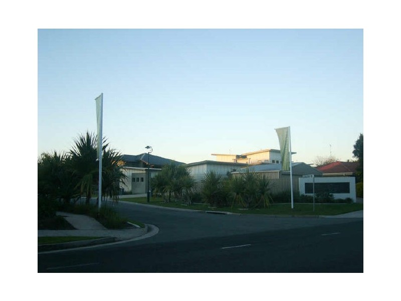 1/8 Deborah Close, Mudjimba QLD 4564