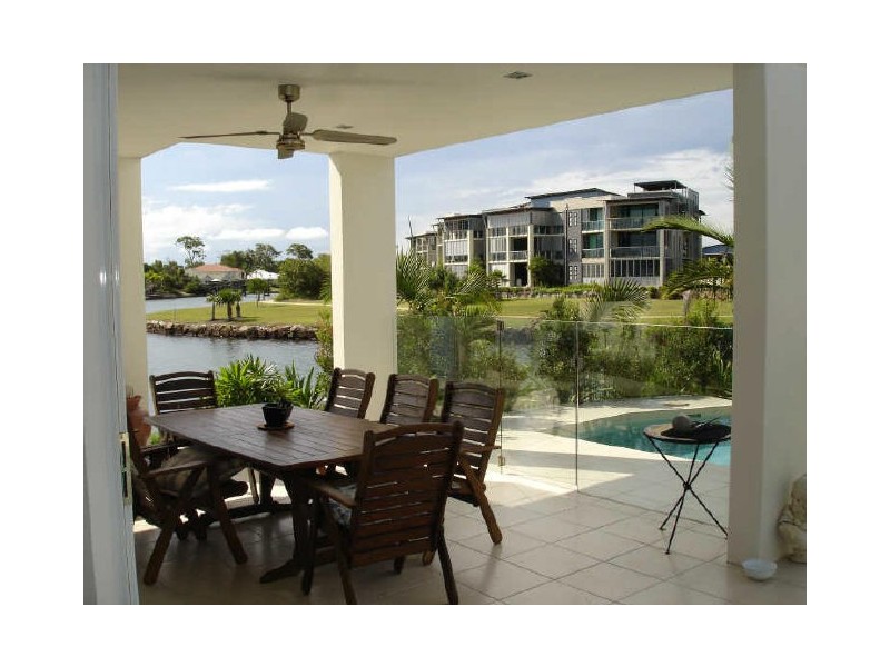 8 Waterfront Court, Twin Waters QLD 4564