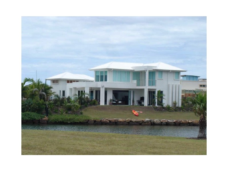 8 Waterfront Court, Twin Waters QLD 4564