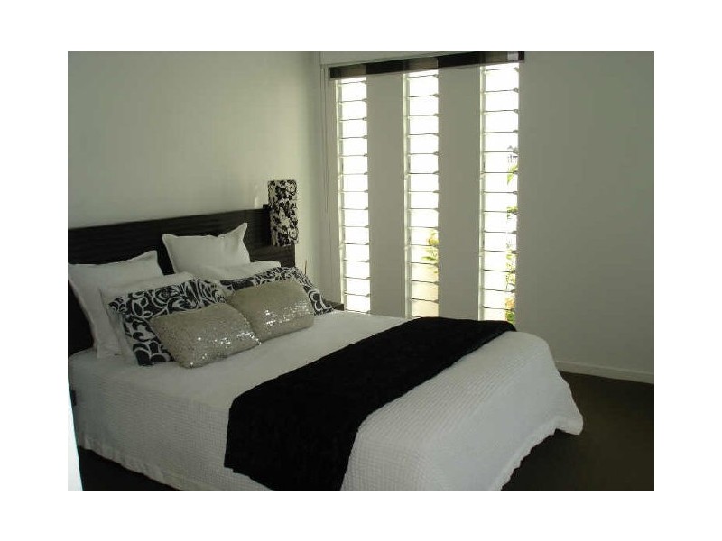 8 Waterfront Court, Twin Waters QLD 4564