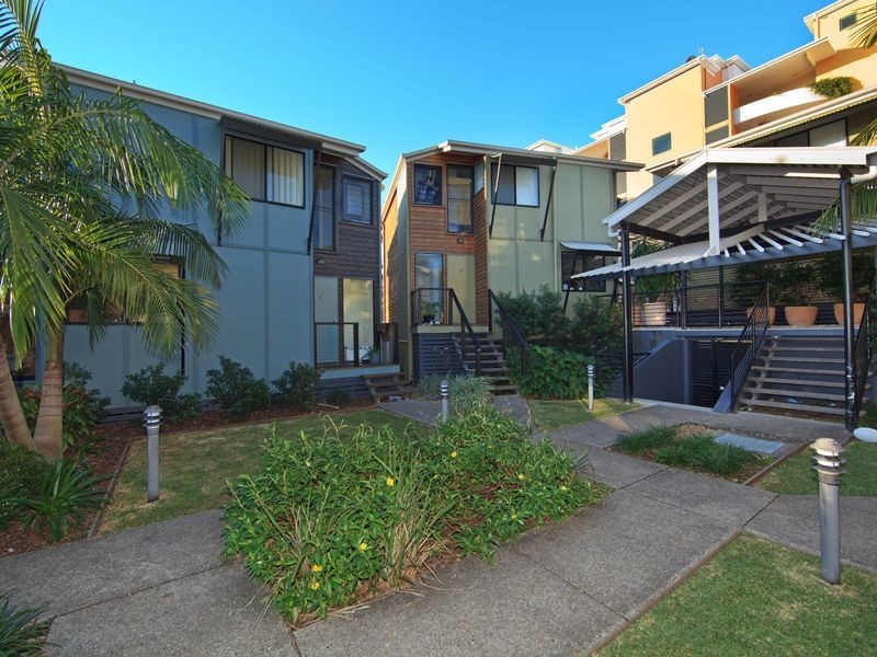 1/10 Kawanna Street, Mudjimba QLD 4564