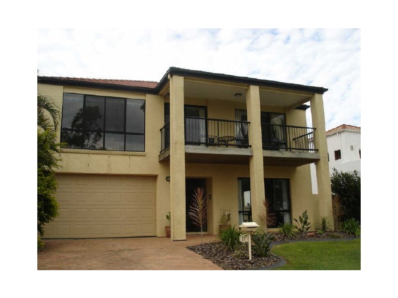 17 Lakeview Drive, Twin Waters QLD 4564