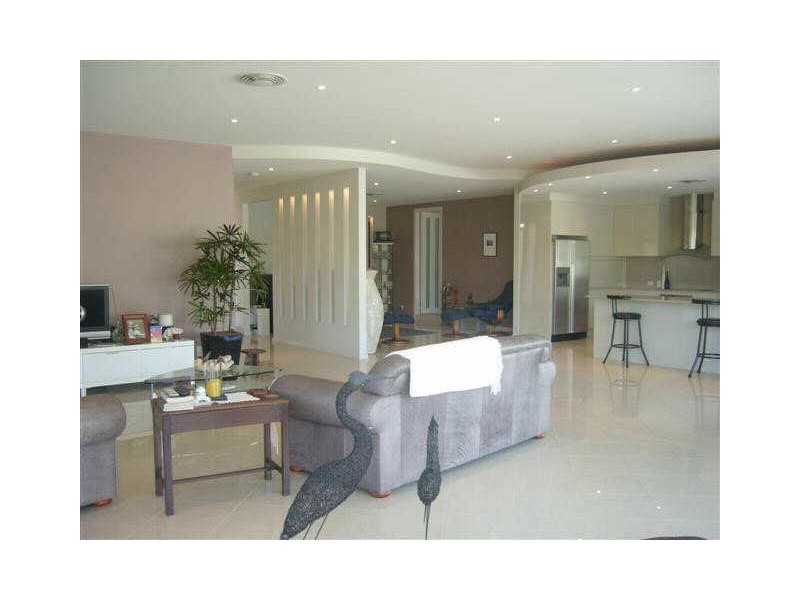 2 Undanbi Lane, Twin Waters QLD 4564