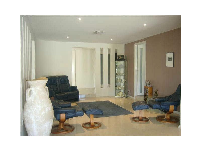 2 Undanbi Lane, Twin Waters QLD 4564