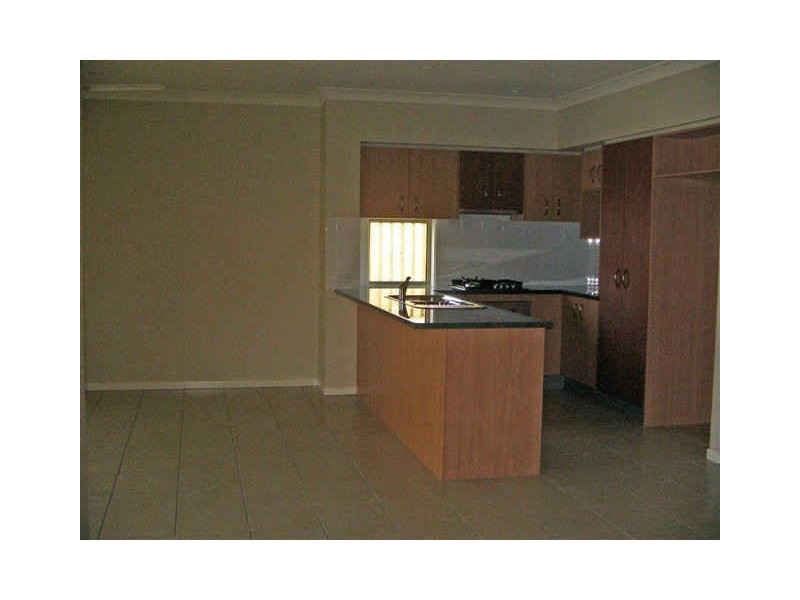 28 Whitsunday Dr, Pacific Paradise QLD 4564