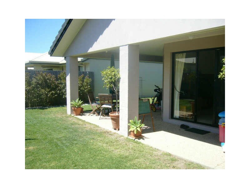 4 Estuary Court, Twin Waters QLD 4564