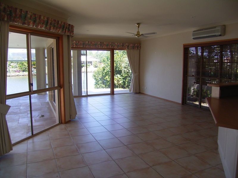 9 Mariner Place, Twin Waters QLD 4564