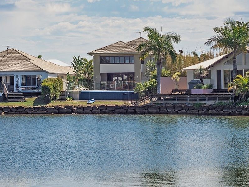 5 Oceanic Court, Twin Waters QLD 4564