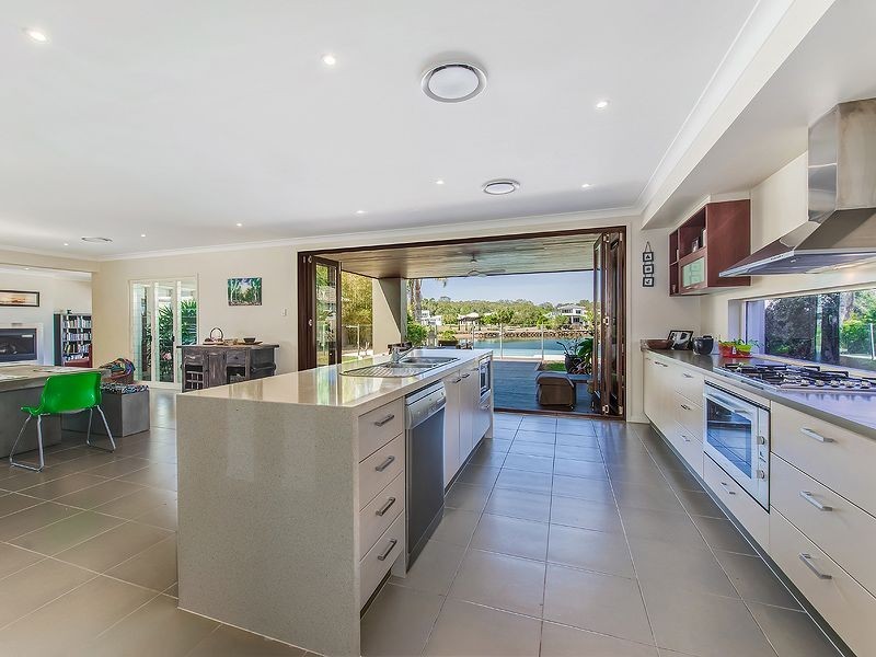 5 Oceanic Court, Twin Waters QLD 4564